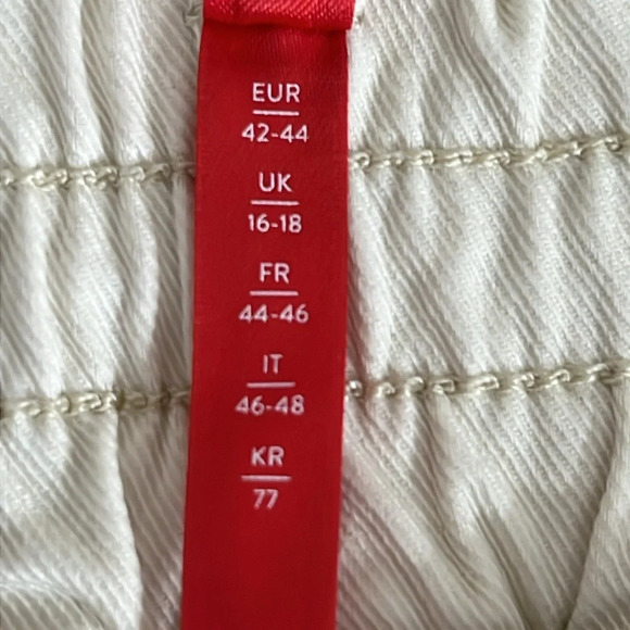 Spanx Stretch Twill Cargo Jogger Pants in Parchment - NWOT - Size Large - Picture 8 of 11